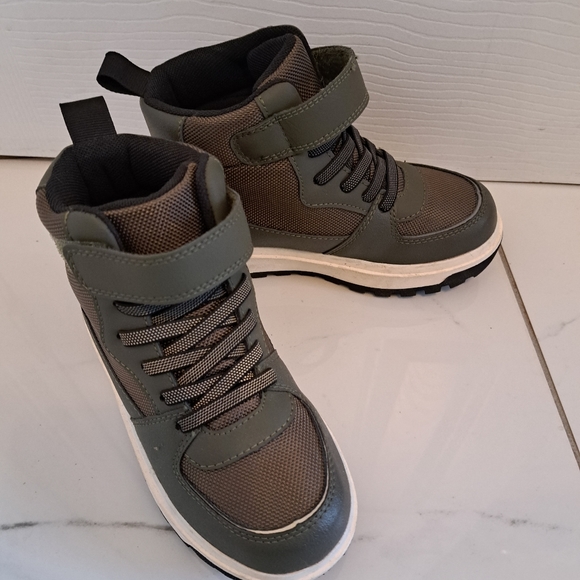 H&M Boys waterproof high tops - NWOT - size 12 - Picture 5 of 6